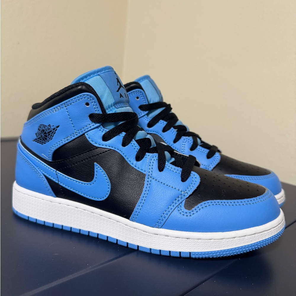 Air Jordan 1 Mid University Blue and Black
